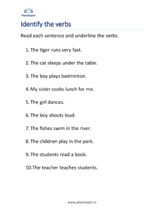 Underline the correct verb in each sentence